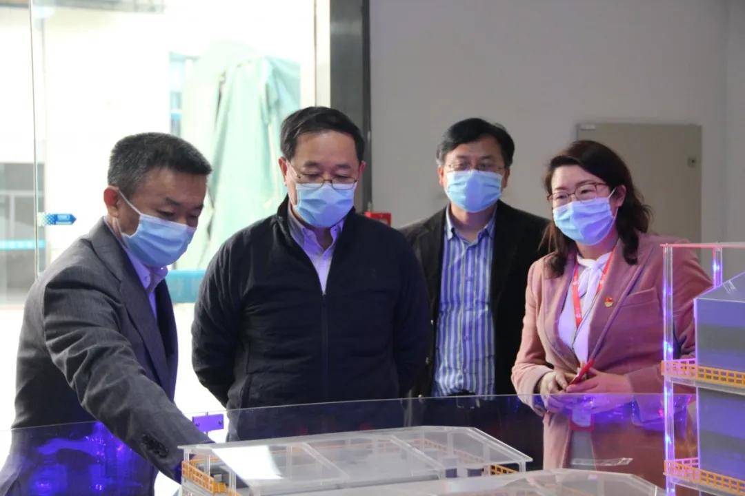 利澳国际注册科技研制出的纳米膜材料得到安徽省经信厅领导的肯定