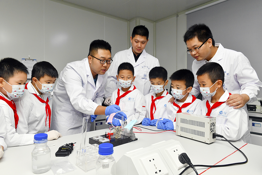 利澳国际注册科技：“碳中和”为啥能拯救地球？萌娃们争做地球环保小卫士